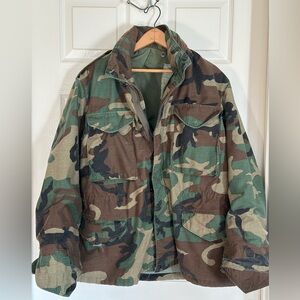 USGI M Field Jacket Medium  Short Woodland Camo BDU Cold Weather Army Coat Hood